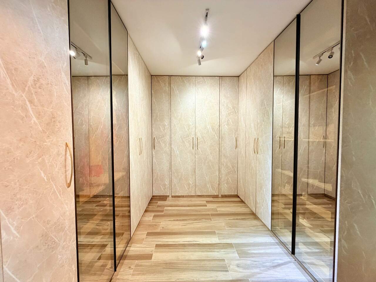 Casa em Condomínio para aluguel em Indaiatuba - Reserva Petrus por 37.000,00: