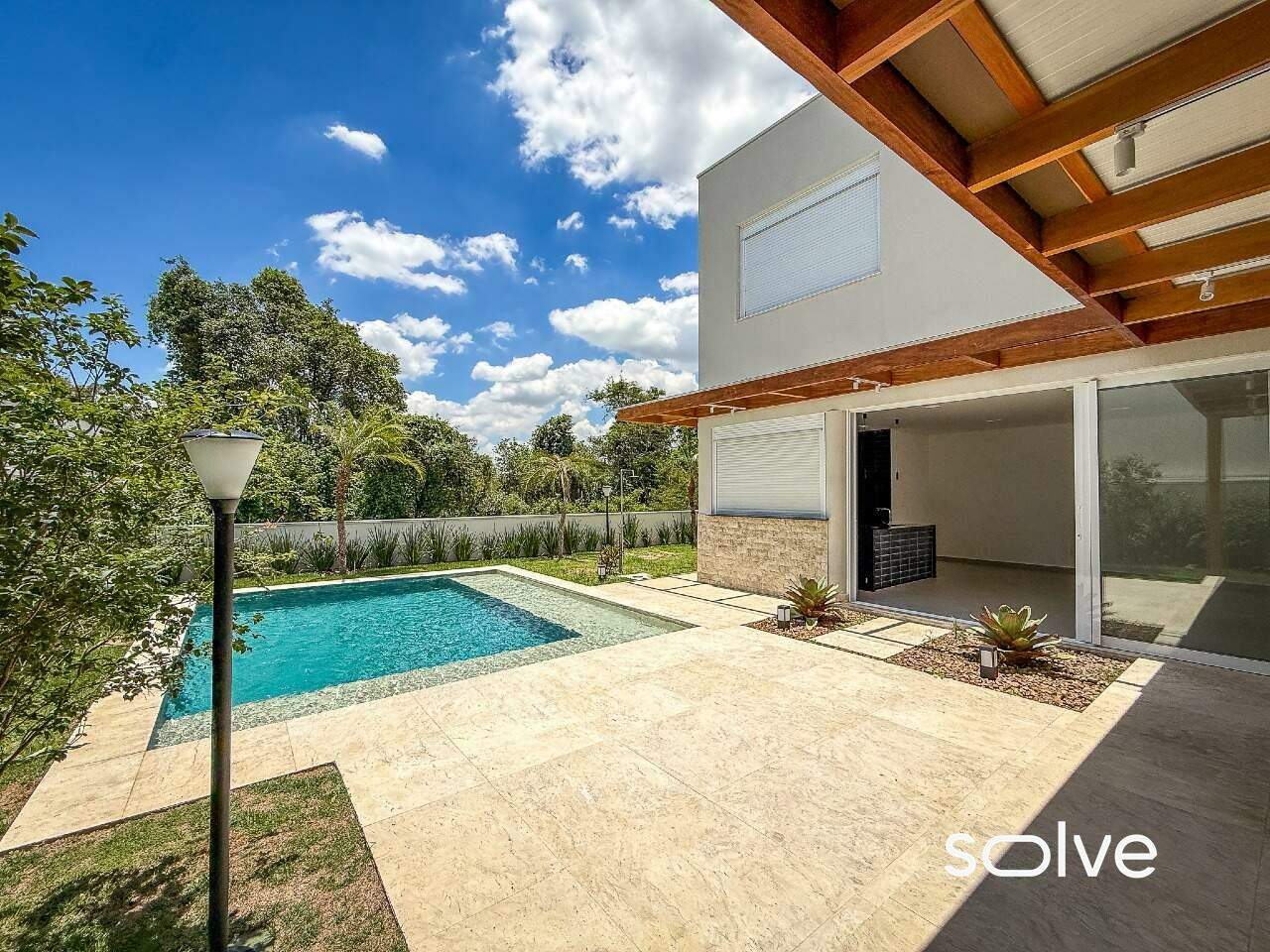 Casa em Condomínio para aluguel em Indaiatuba - Villa dos Pinheiros por 40.000,00: