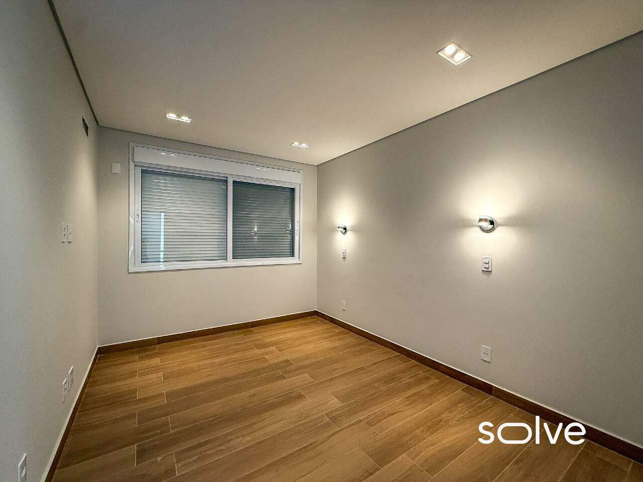 Casa em Condomínio para aluguel em Indaiatuba - Villa dos Pinheiros por 40.000,00: