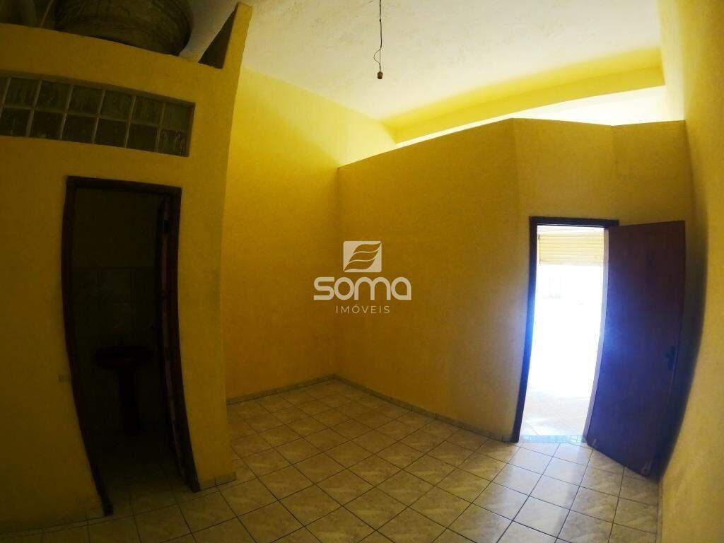 Loja para aluguel no Célvia: 