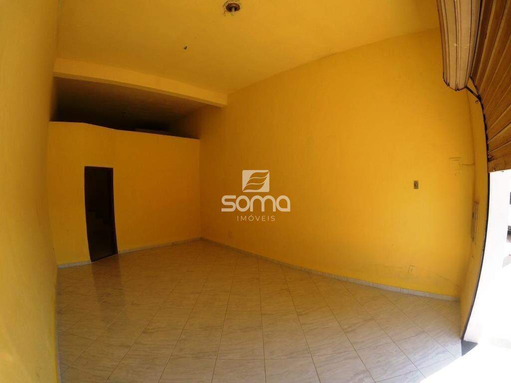 Loja para aluguel no Célvia: 