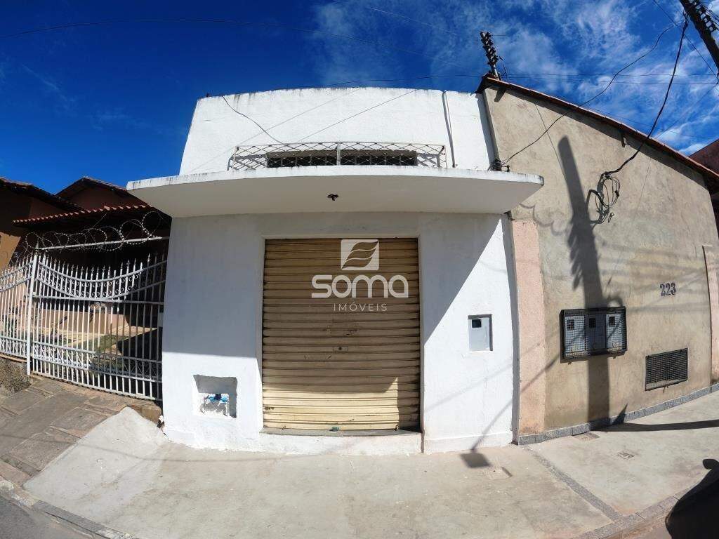 Loja para aluguel no Célvia: 