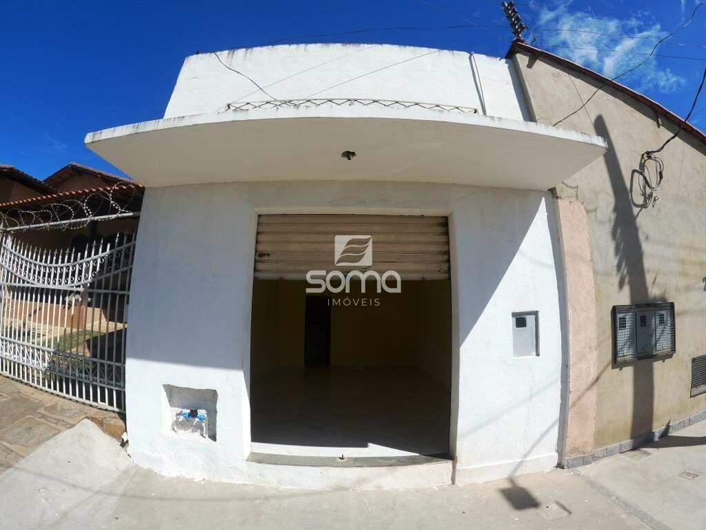 Loja para aluguel no Célvia: 