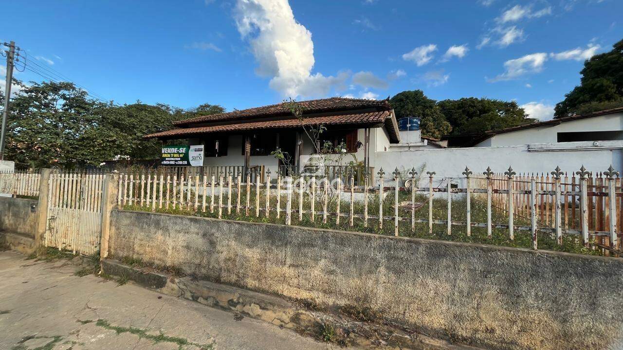 Terreno / Área à venda no Centro: 