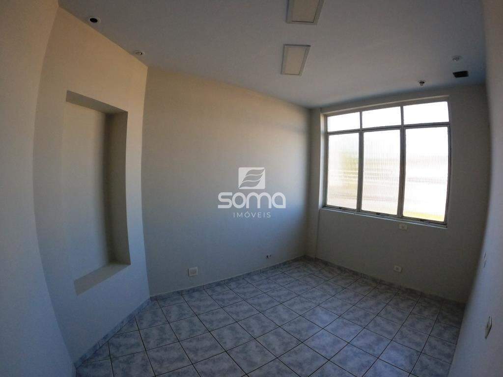 Sala para aluguel no Centro: