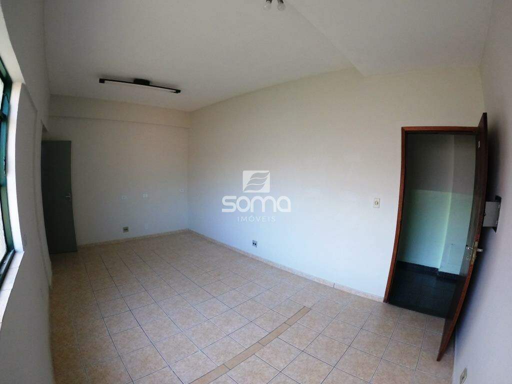 Sala para aluguel no Centro: 