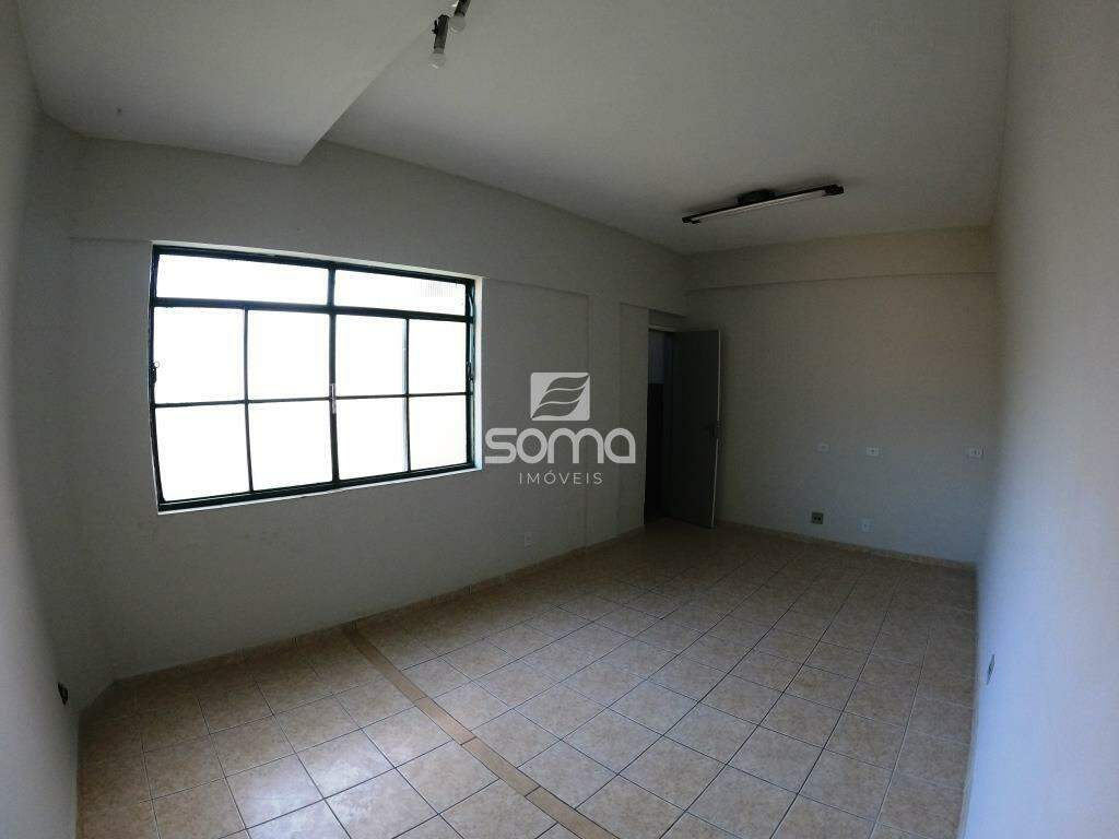 Sala para aluguel no Centro: 