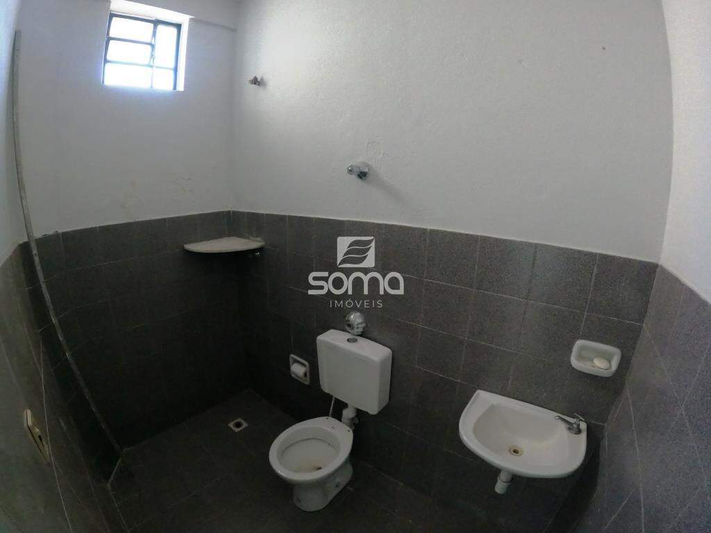 Sala para aluguel no Centro: 