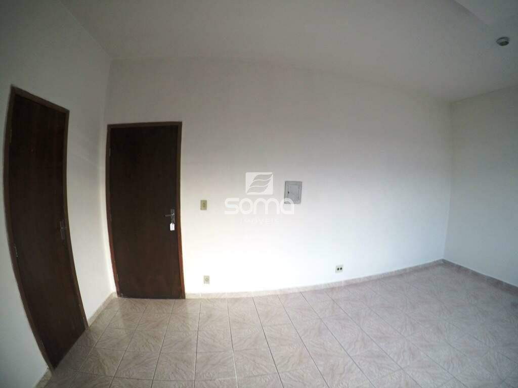 Sala para aluguel no Centro: 