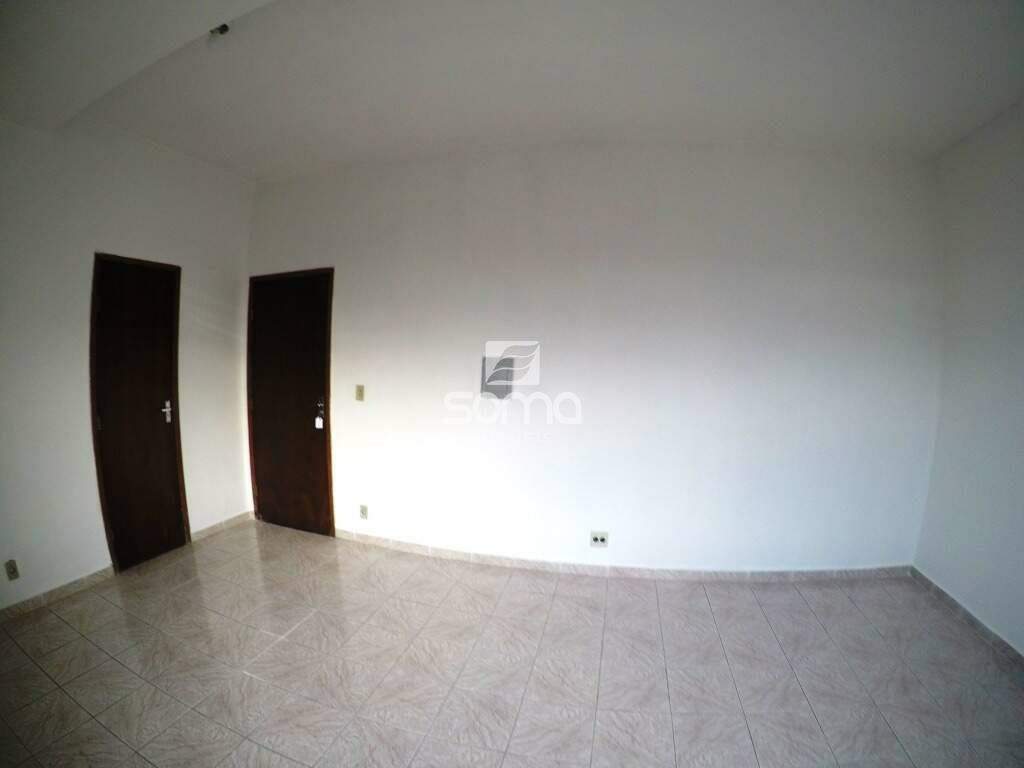 Sala para aluguel no Centro: 