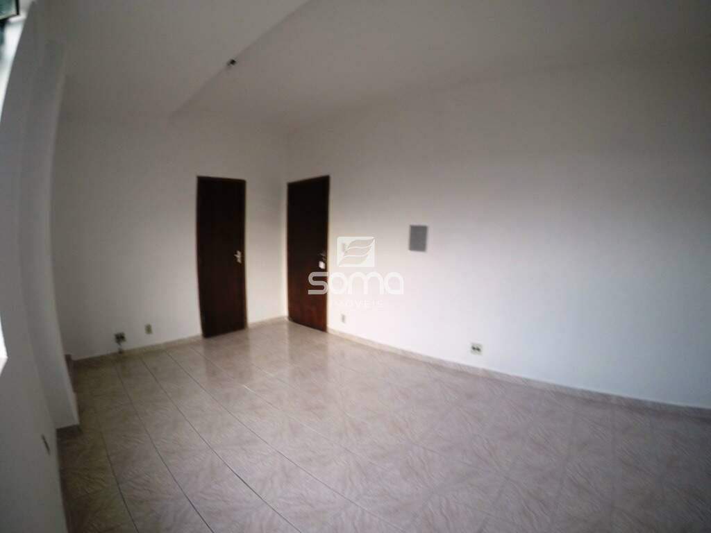 Sala para aluguel no Centro: 