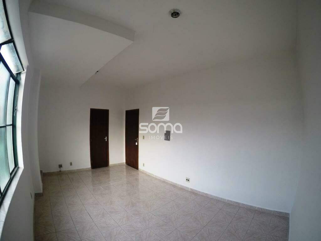 Sala para aluguel no Centro: 