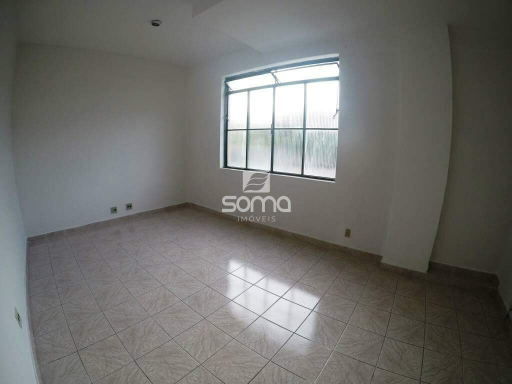 Sala para aluguel no Centro: 