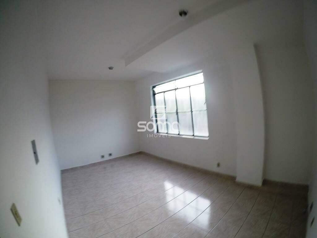 Sala para aluguel no Centro: 