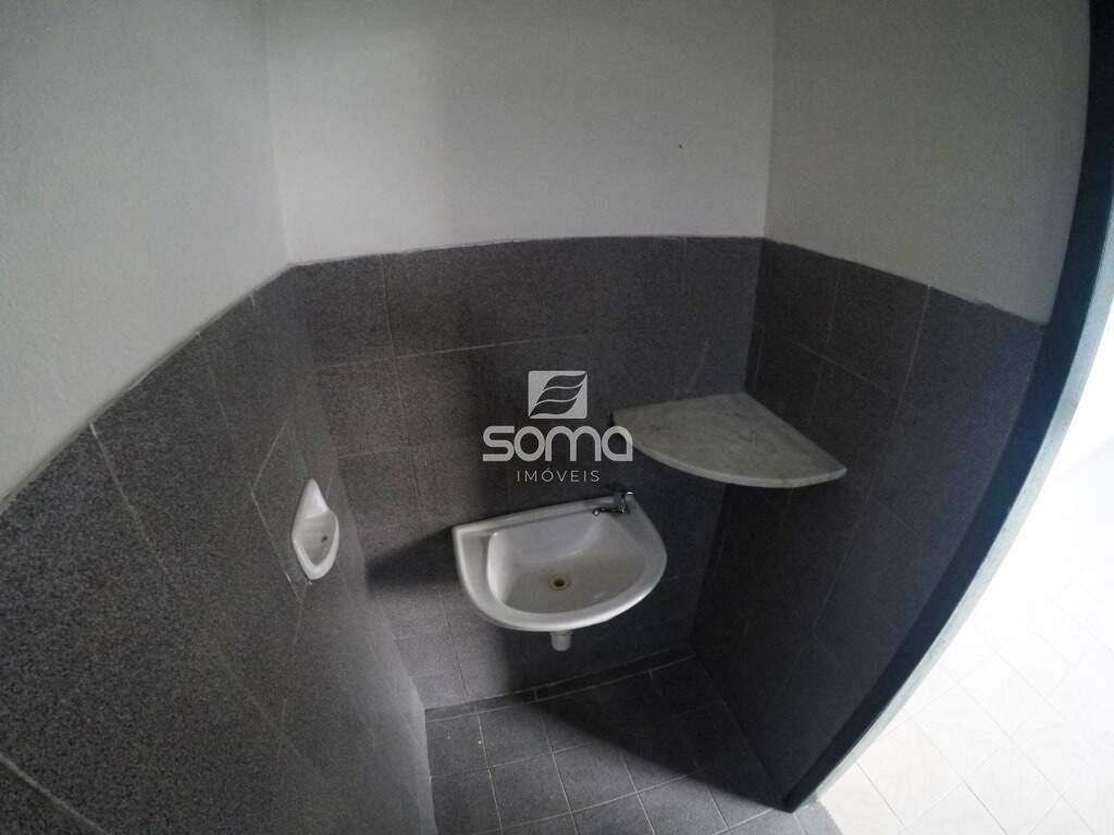 Sala para aluguel no Centro: 