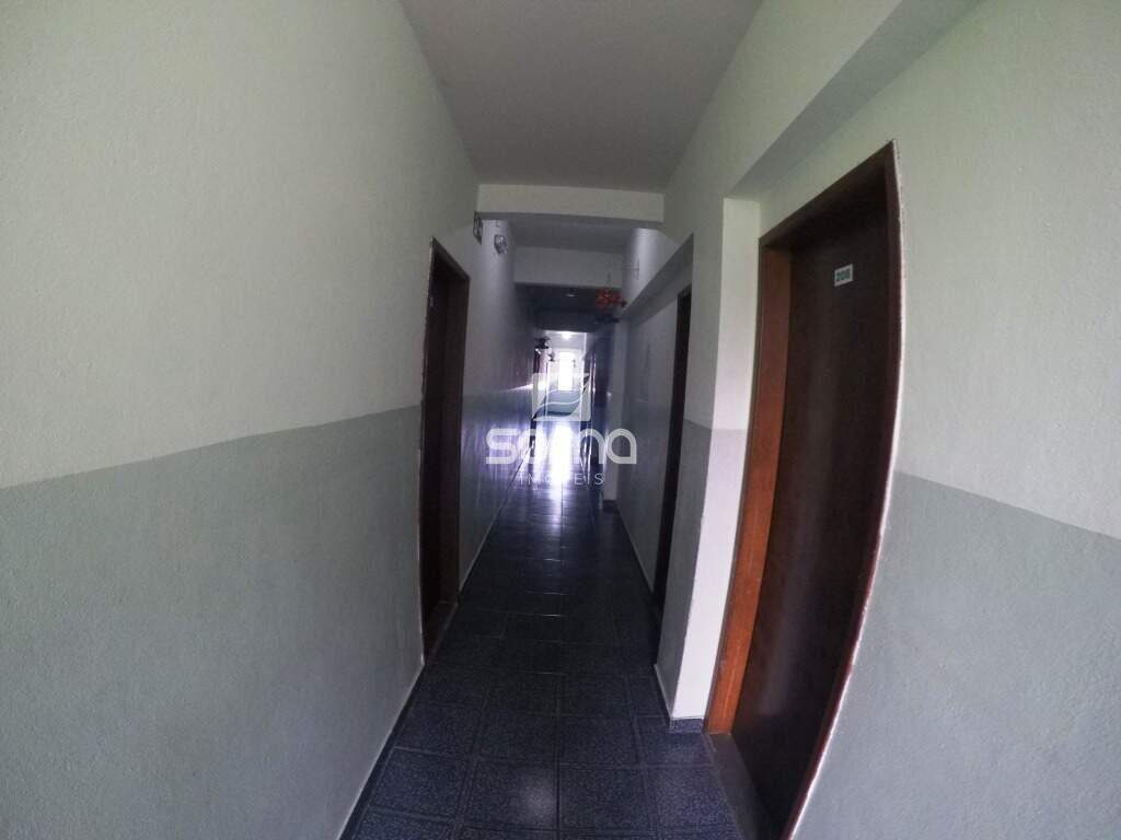 Sala para aluguel no Centro: 