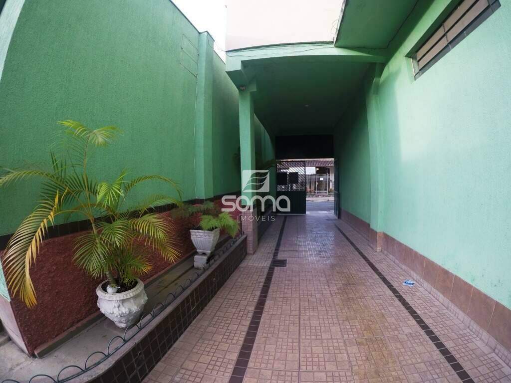 Sala para aluguel no Centro: 