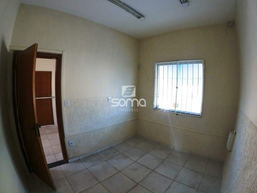 Casa para aluguel no Centro: 