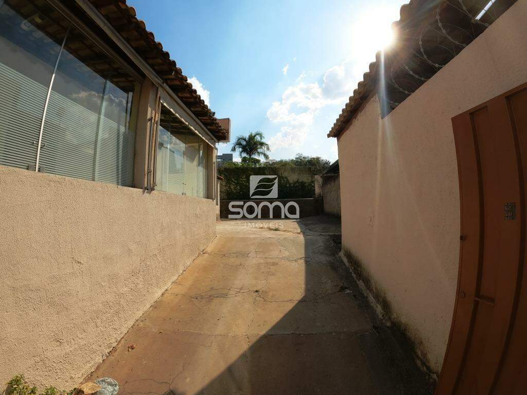 Casa para aluguel no Centro: 