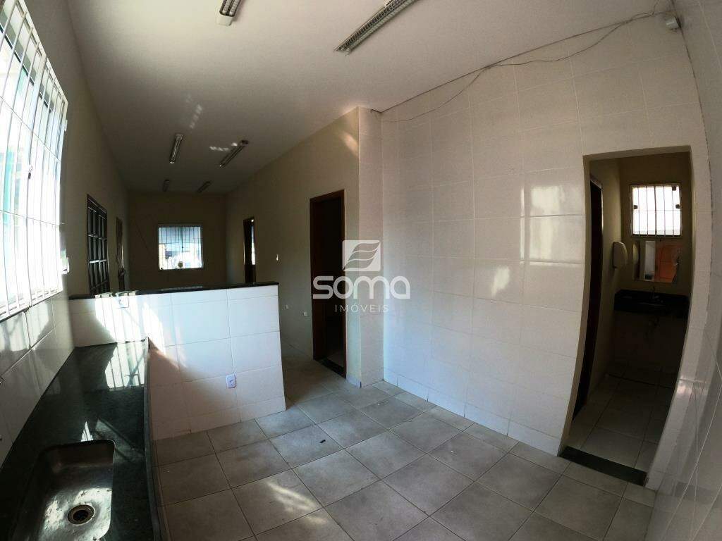 Casa para aluguel no Centro: 
