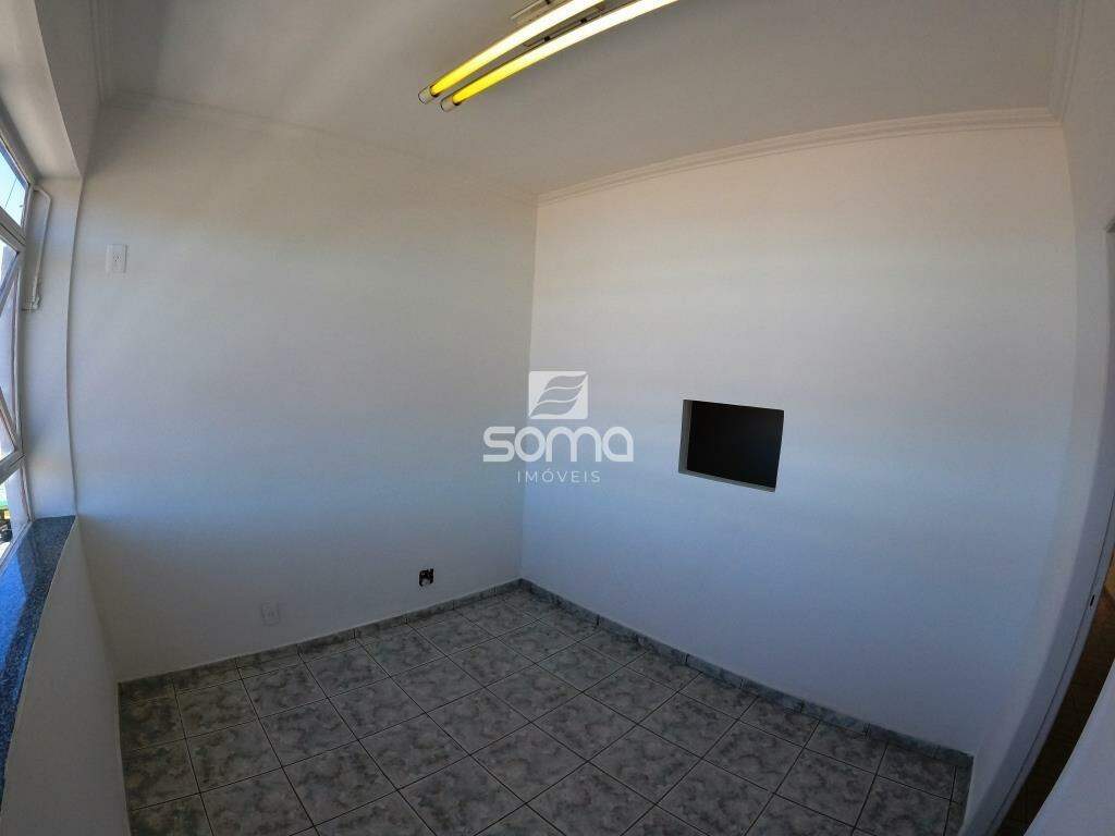Sala para aluguel no Centro:
