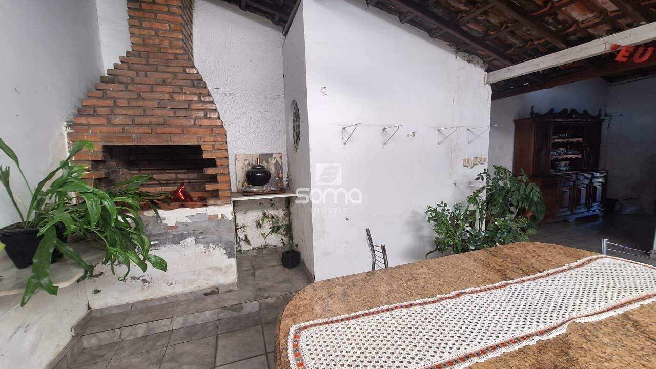 Casa à venda no Jardim Itau: 