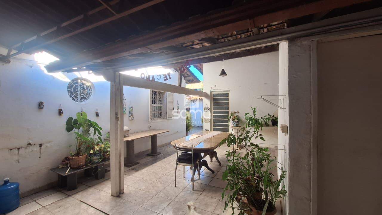 Casa à venda no Jardim Itau: 