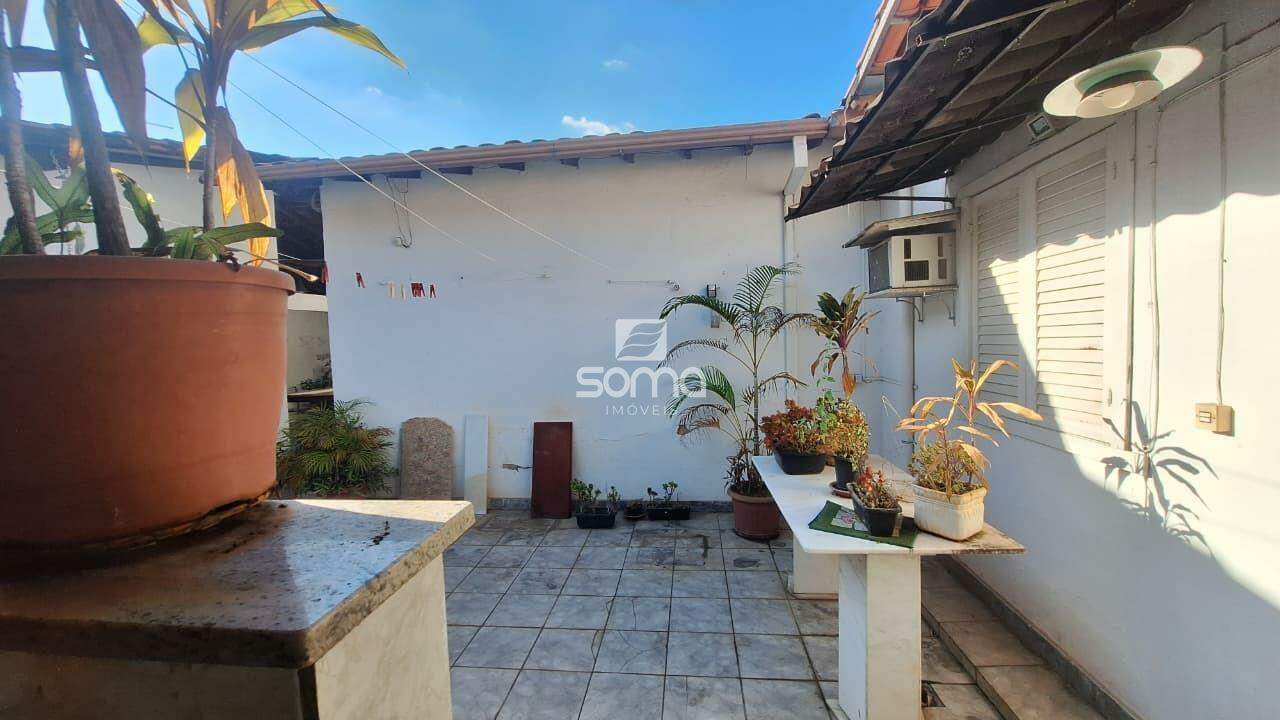 Casa à venda no Jardim Itau: 