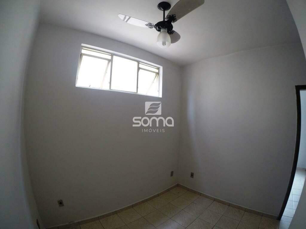 Sala para aluguel no Centro: 