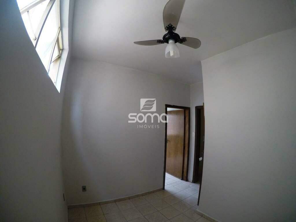 Sala para aluguel no Centro: 