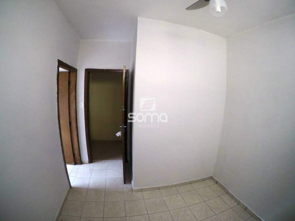 Sala para aluguel no Centro: 