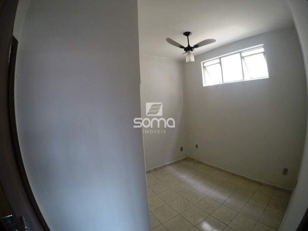 Sala para aluguel no Centro: 