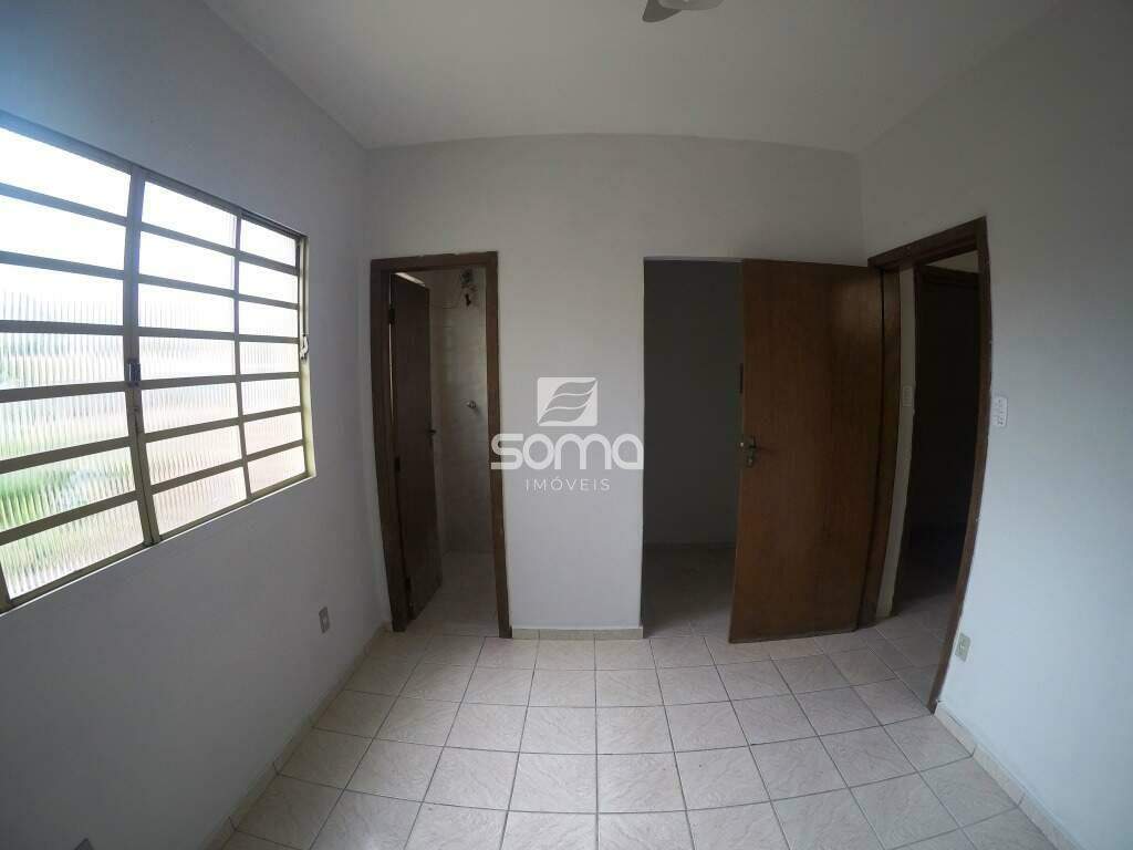 Sala para aluguel no Centro: 
