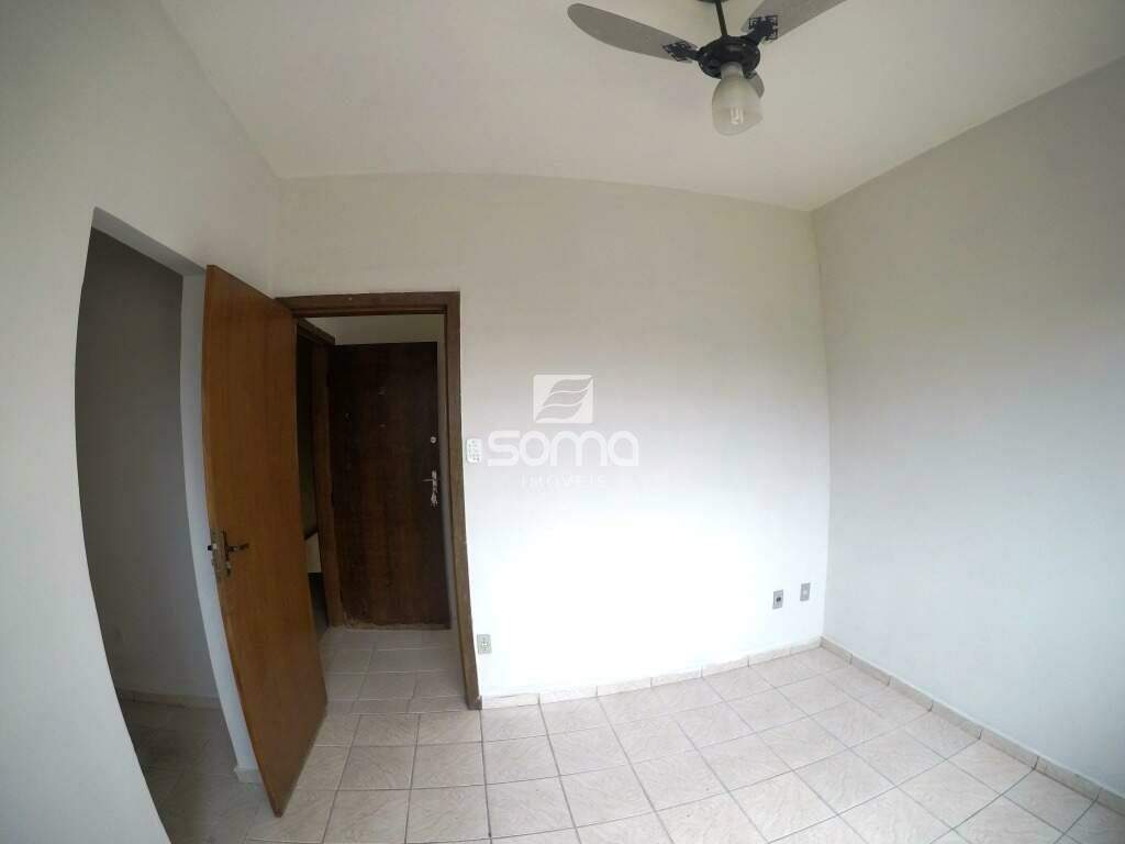Sala para aluguel no Centro: 
