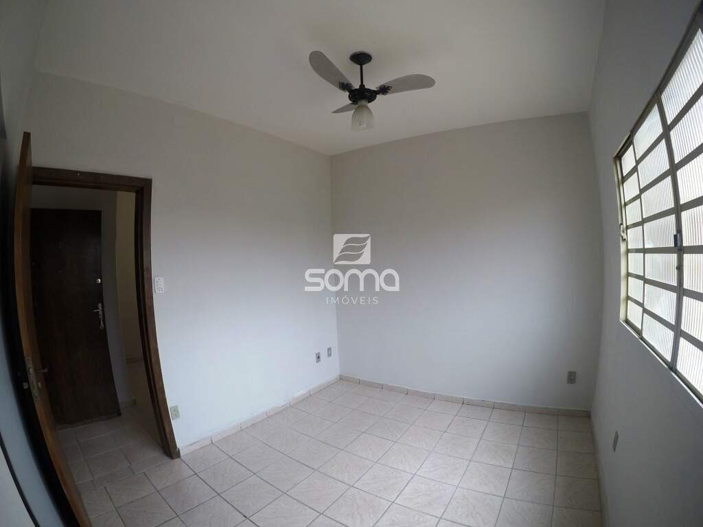 Sala para aluguel no Centro: 