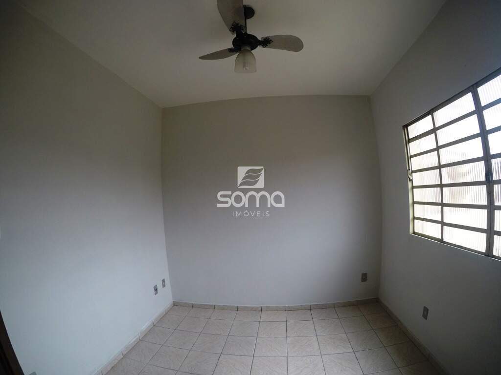 Sala para aluguel no Centro: 