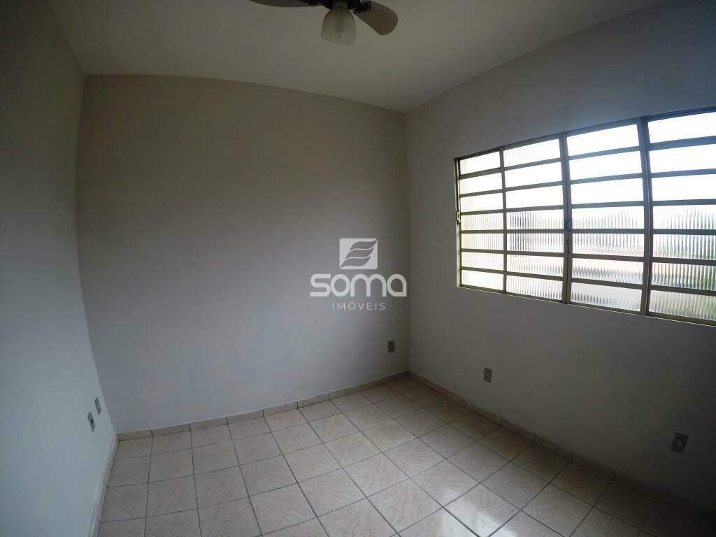 Sala para aluguel no Centro: 