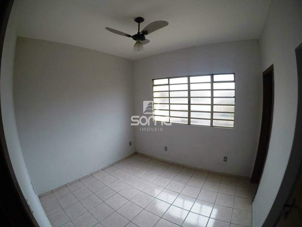 Sala para aluguel no Centro: 