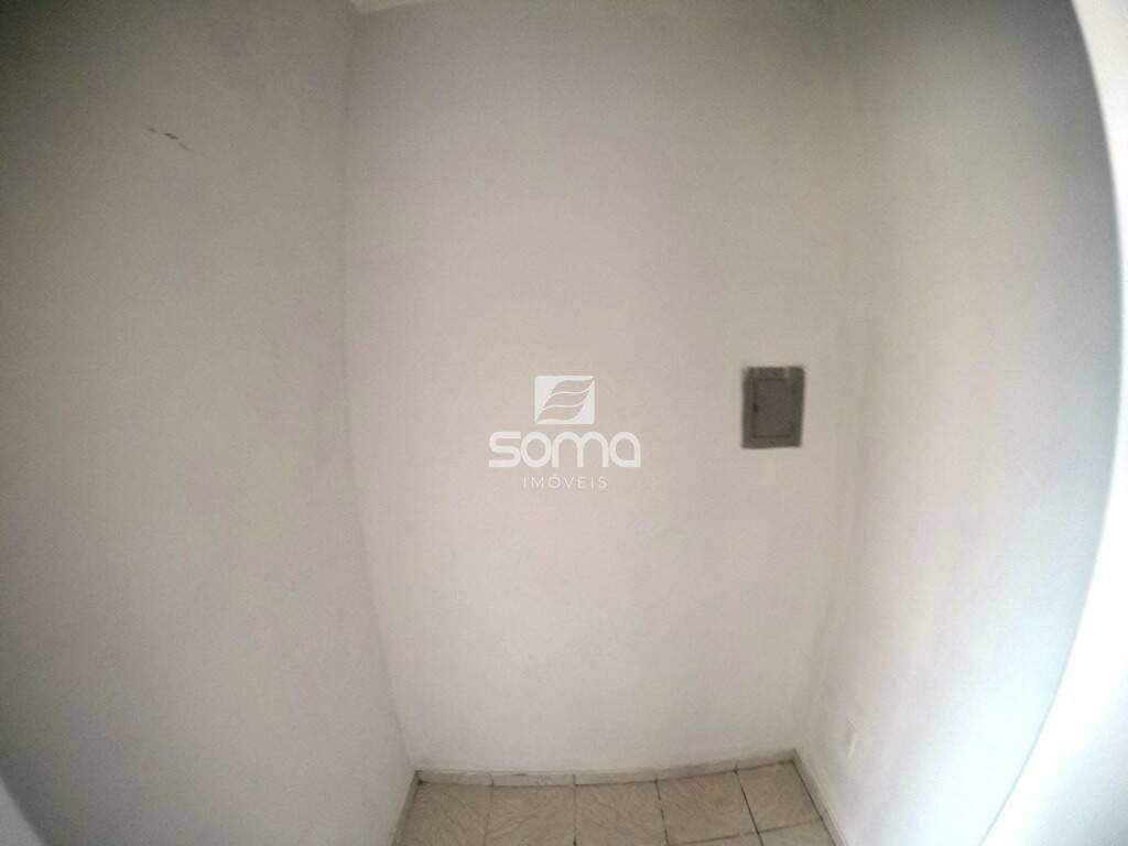 Sala para aluguel no Centro: 