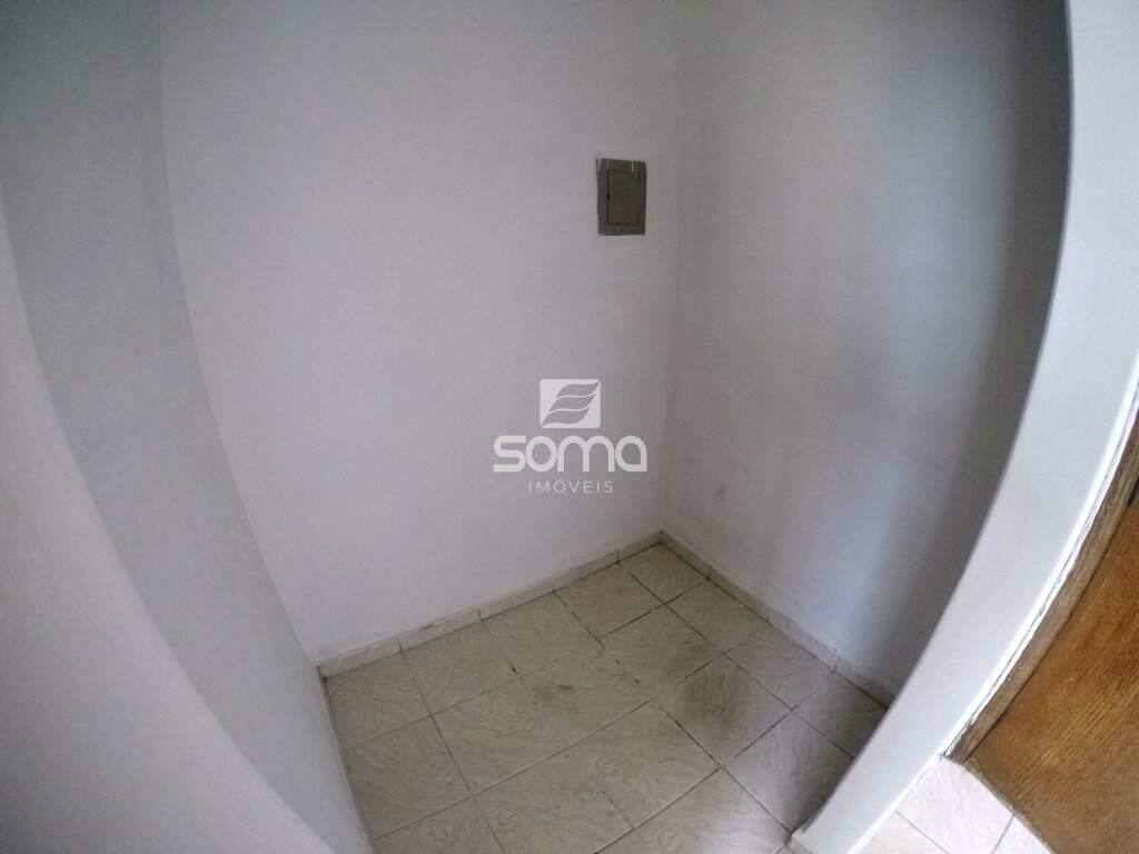 Sala para aluguel no Centro: 