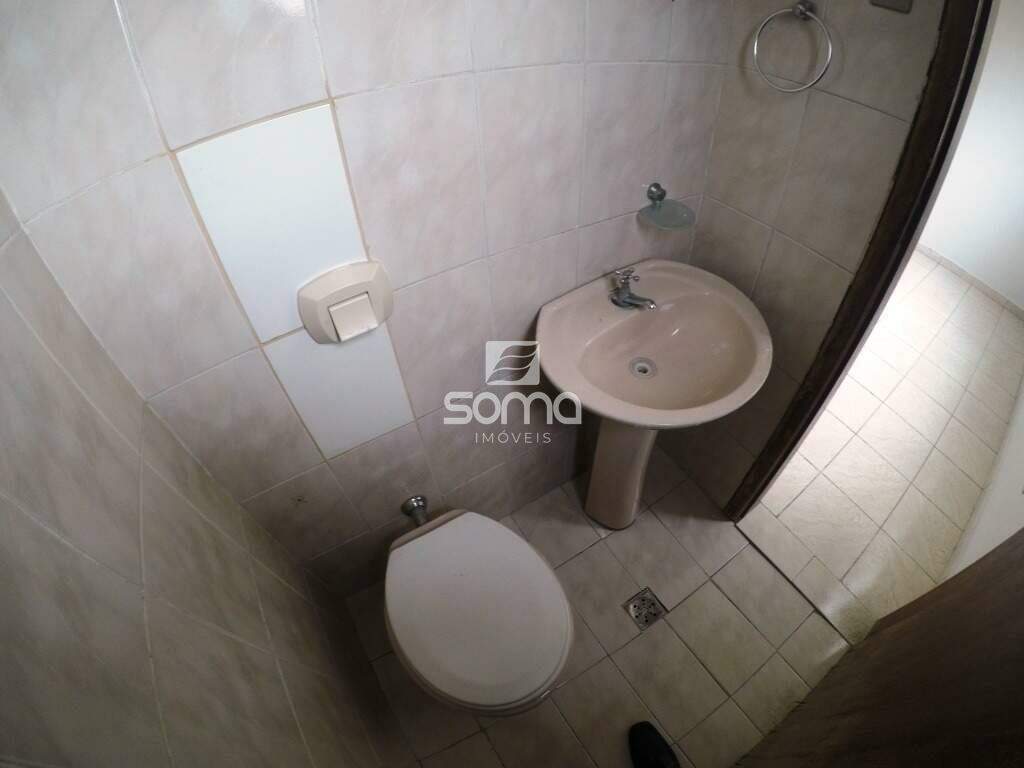 Sala para aluguel no Centro: 