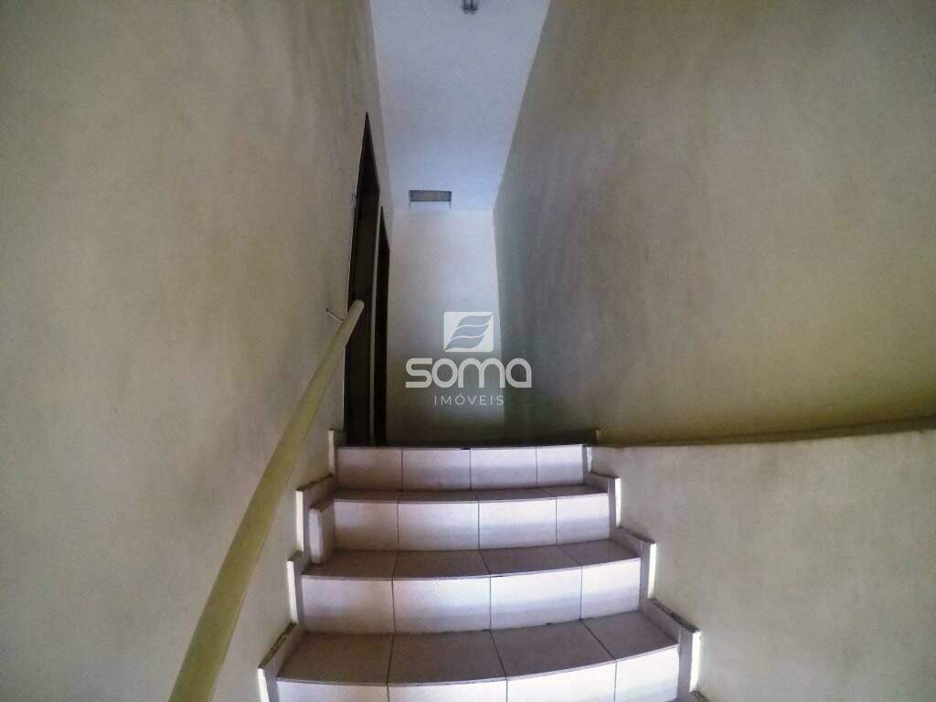 Sala para aluguel no Centro: 