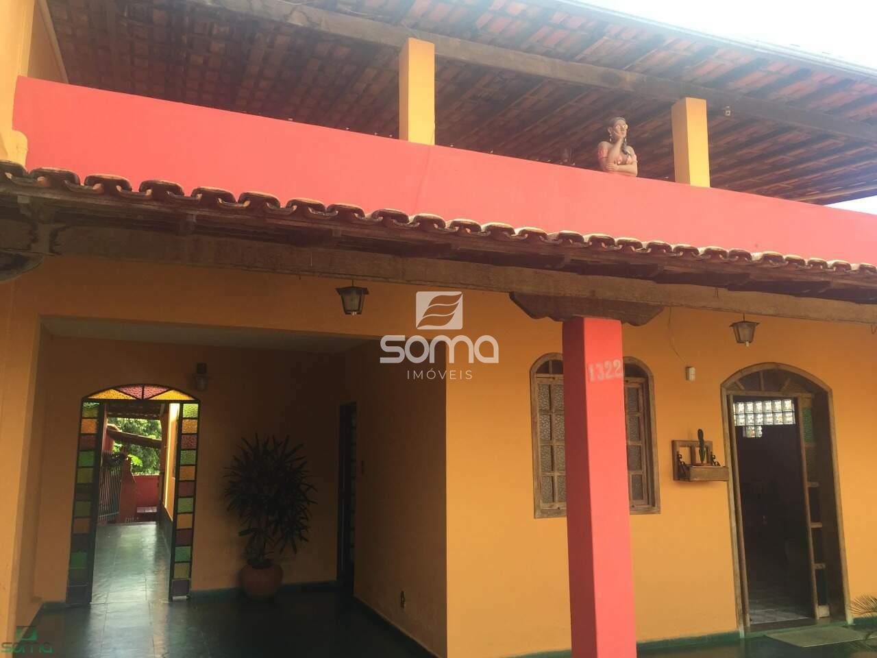 Casa à venda no Célvia: 