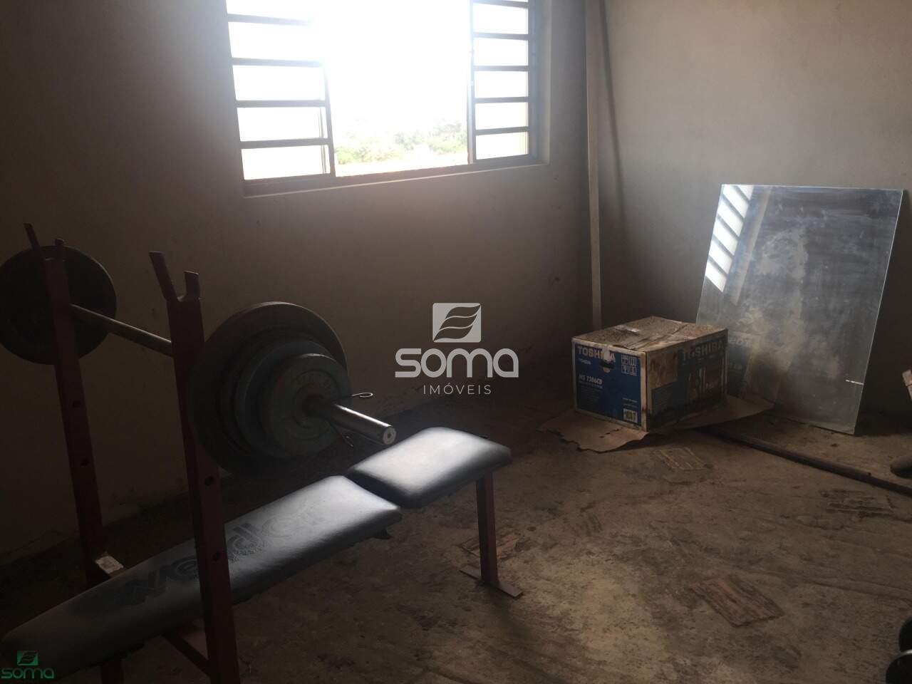 Casa à venda no Célvia: 