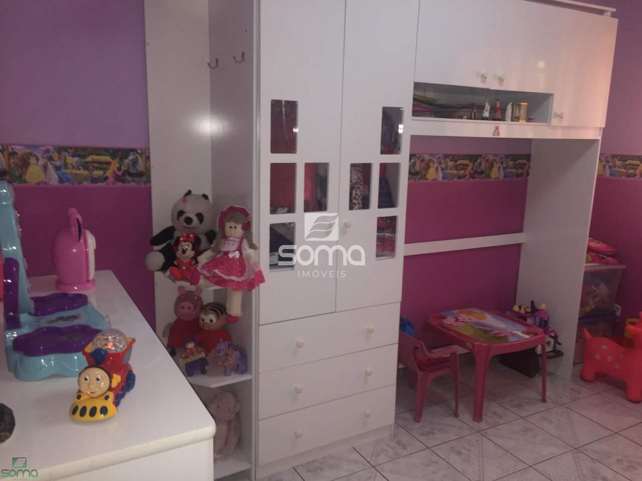 Casa à venda no Célvia: 