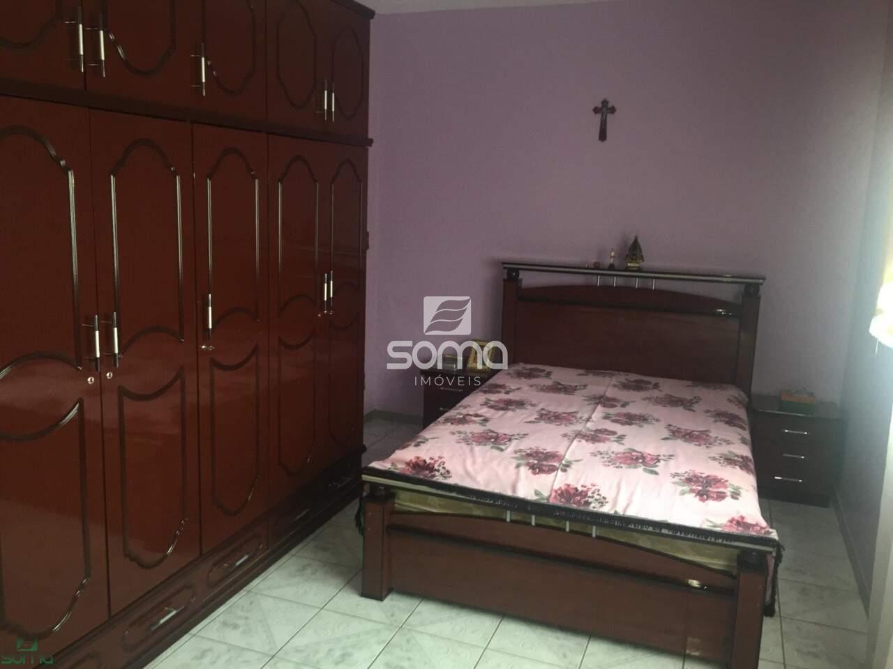 Casa à venda no Célvia: 