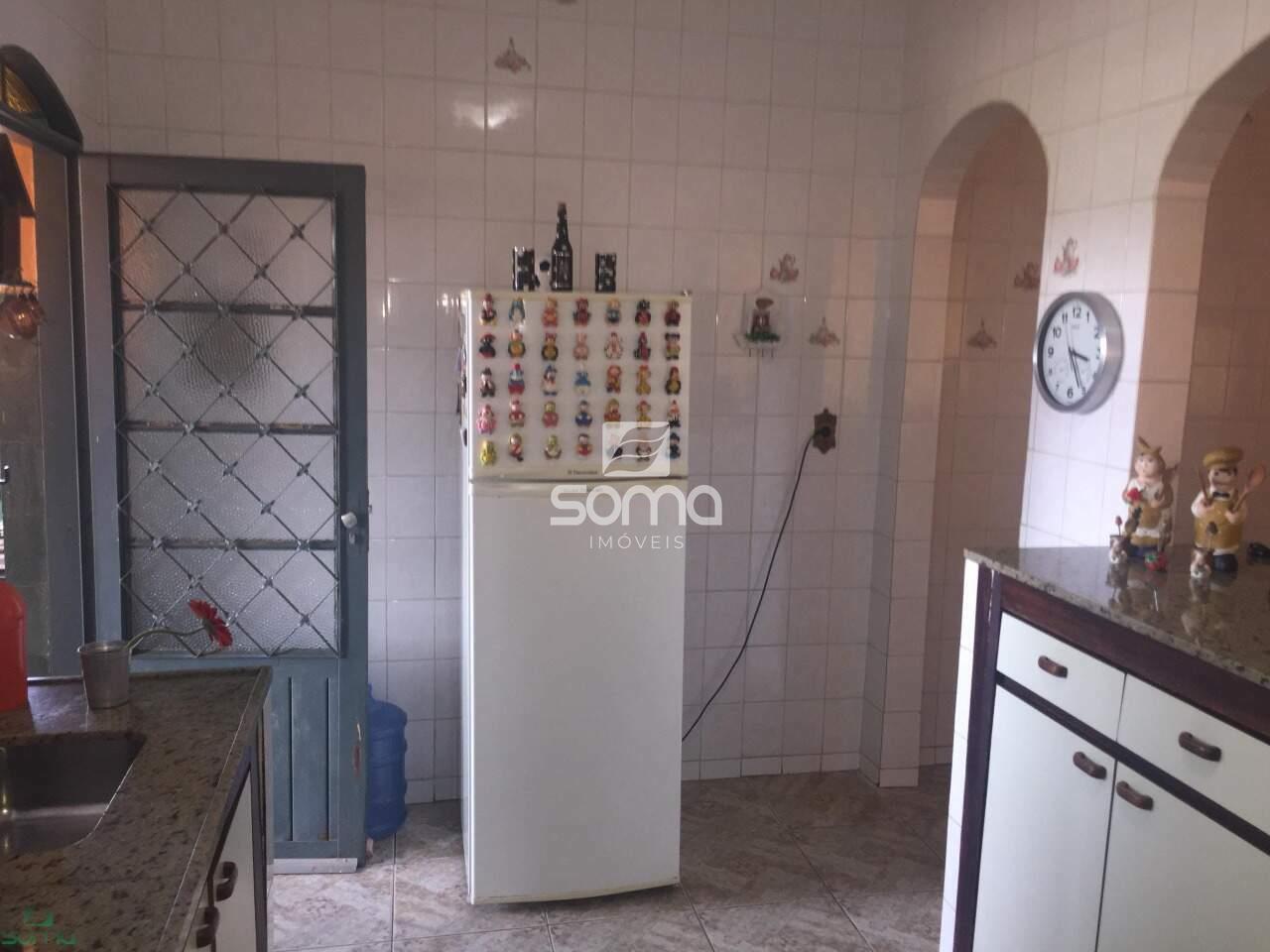 Casa à venda no Célvia: 