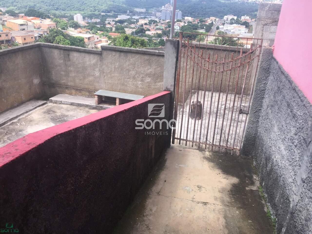 Casa à venda no Célvia: 