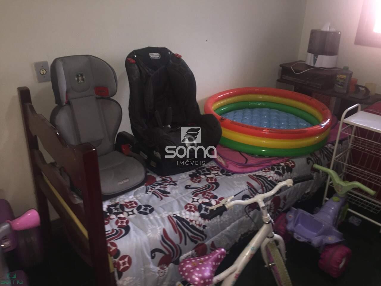 Casa à venda no Célvia: 