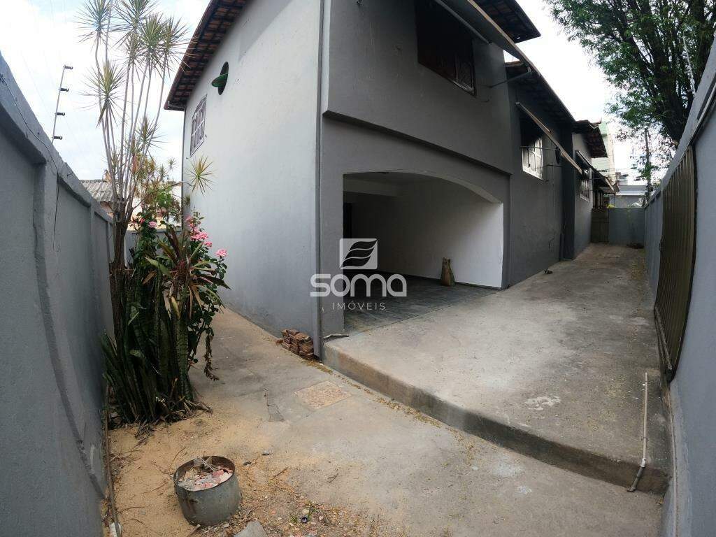 Casa para aluguel no Centro: